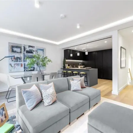 Exclusive Premium St James Apartment