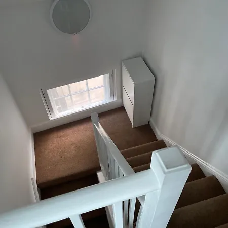 1 Bed With Roof Terrace Apartment