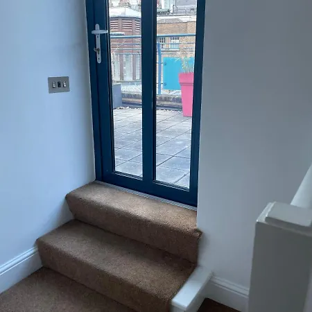 1 Bed With Roof Terrace Apartment