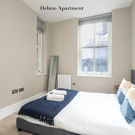 Superb Opposite Edgware Road Station Apartment
