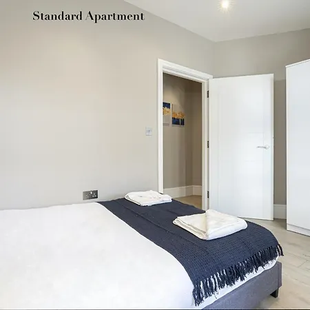 Superb Opposite Edgware Road Station Apartment