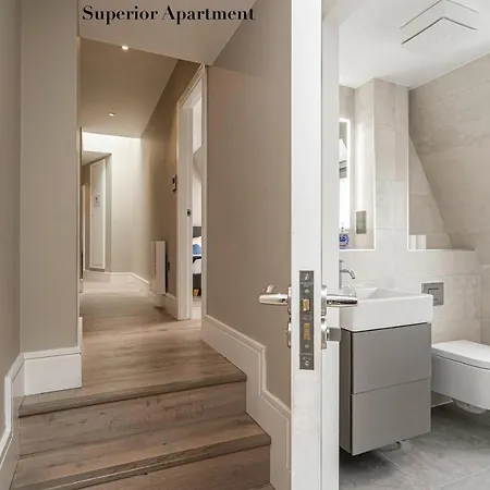 Superb Opposite Edgware Road Station Apartment *