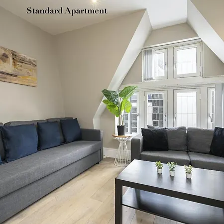 Superb Opposite Edgware Road Station Apartment *