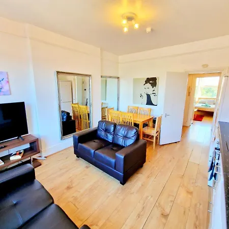 King's Cross & Angel Area, 4 Bedrooms With 7 Beds & Private Rooftop - Walk To St Pancras International Apartamento Londres