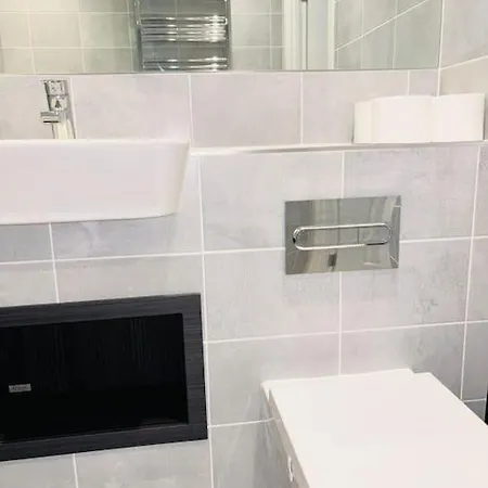 Ace Apartment *