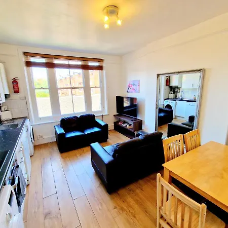 King's Cross & Angel Area, 4 Bedrooms With 7 Beds & Private Rooftop - Walk To St Pancras International *