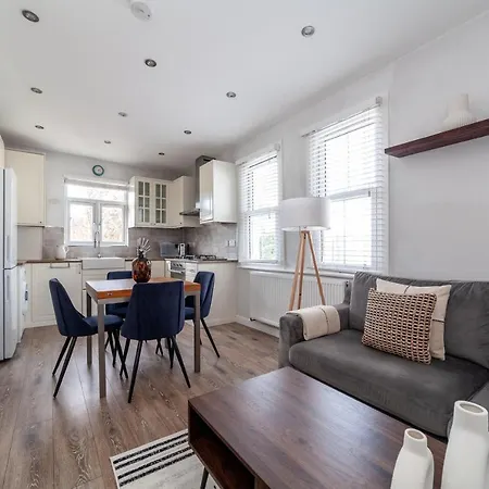 Apartment The Brent Park Collection *