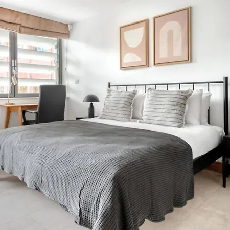 Exquisite 2 Bed Soho Central Sleeps 6 Apartment *