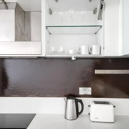 Exquisite 2 Bed Soho Central Sleeps 6