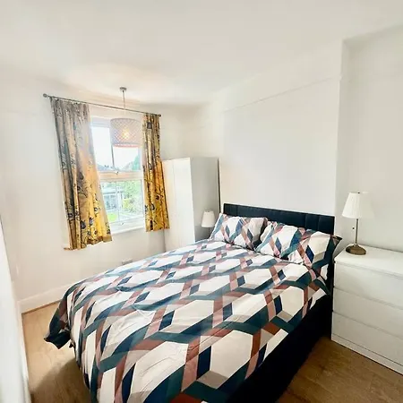4 Bed House In Daneby Road,se6 Holiday home *