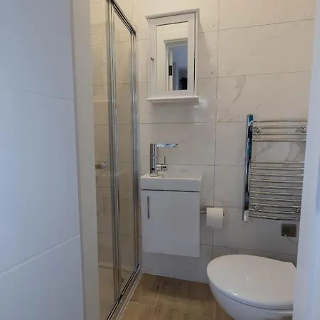 Ensuite With Garden Bed & Breakfast London