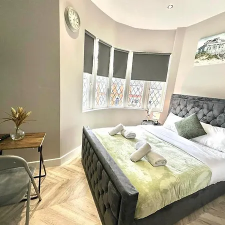 Lewisham Suites - Se6 * London