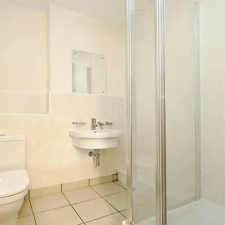 Apartment Cozy Flat Close To