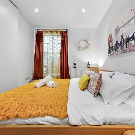Lavish 3 Bedroom Flat In Mayfair Hy4 Apartment