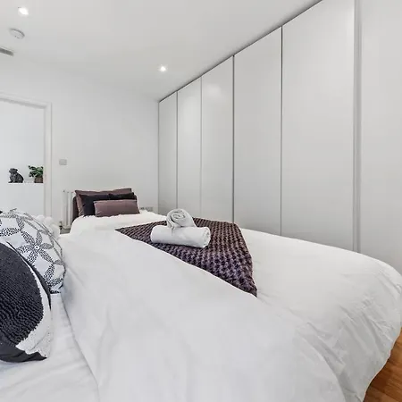Lavish 3 Bedroom Flat In Mayfair Hy4