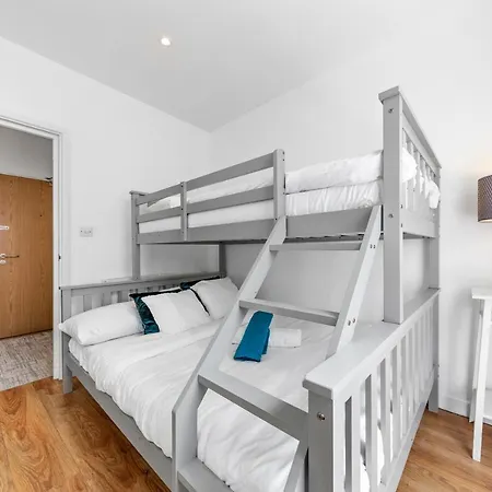 Lavish 3 Bedroom Flat In Mayfair Hy4 London