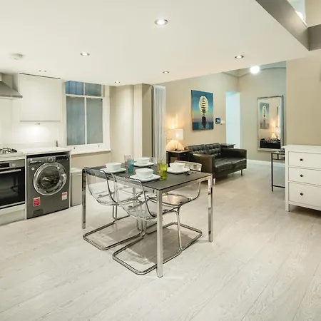 Central, Kensington, 3beds, Cosy, Parks, Pubs Apartment London