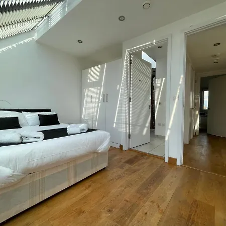 Luxurious Two Bedroom Penthouse *