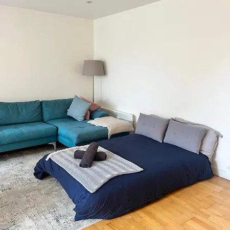 Spacious Mews Apartment, Clapham