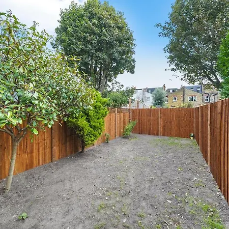 Apartmán Lovely - 3 Bedroom Garden Flat - Fulham