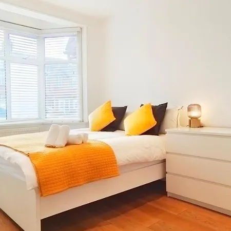 Park View Garden Villa London