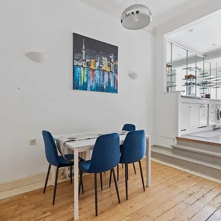 Apartment Germaine Greer's Legacy Flat In Hyde Park, London
