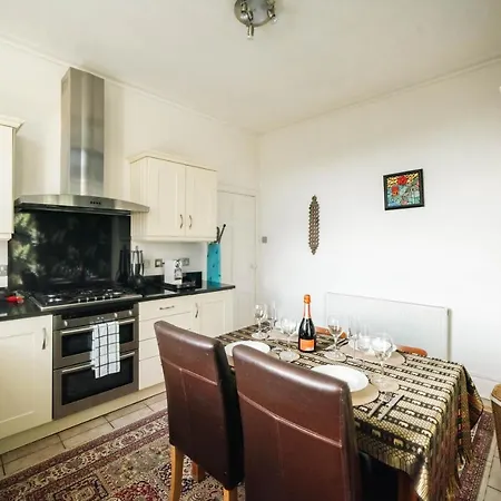 Stylish 2 Bedroom Flat In Camden Town London