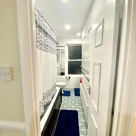 Beautiful House In Apartment London