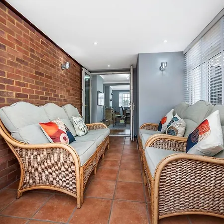 Stunning 3br House W Garden & Parking In Richmond Holiday home