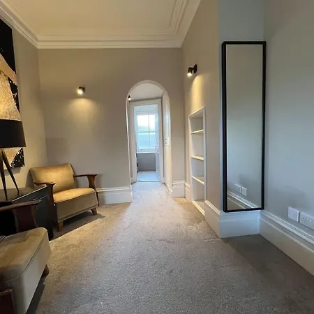 Star Warwick Mansions 3-bed Haven *