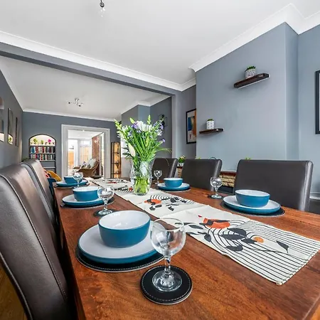 Stunning 3br House W Garden & Parking In Richmond * Kew