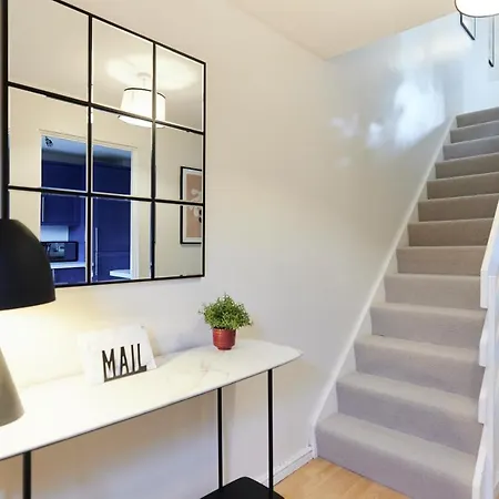 The Chiswick Escape - Lovely 2bdr House With Garden *