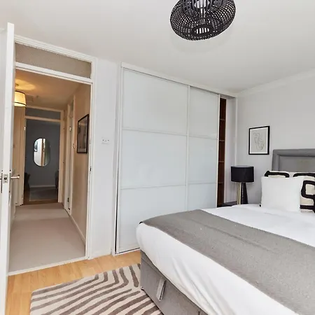 The Chiswick Escape - Lovely 2bdr House With Garden