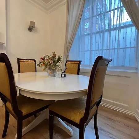 Hyde Park - One Bedroom London