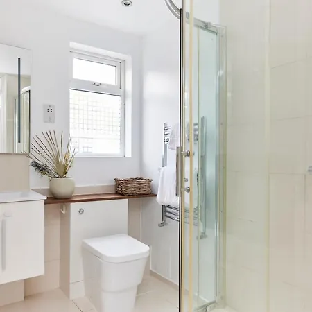 Apartment The Chiswick Escape - Lovely 2bdr House With Garden London
