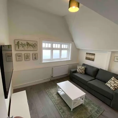 The Swan Apartment Ruislip