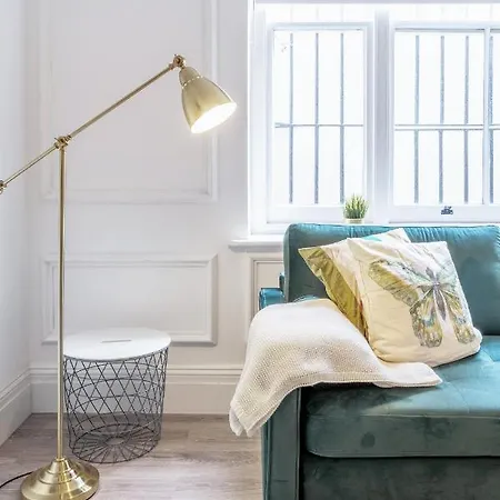 Hyde Park 2bedrooms 1bath Apartment