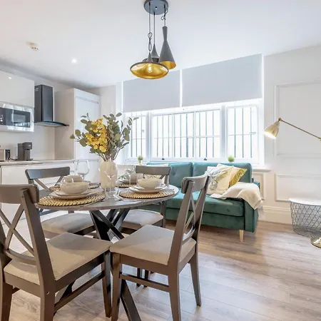 Hyde Park 2bedrooms 1bath Apartment London