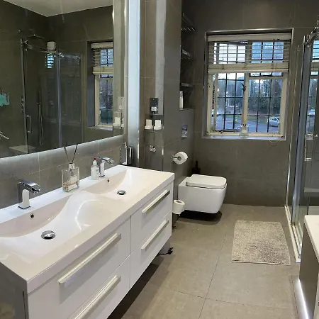 The Privacy Annex Balham Guest house London