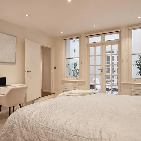 Hyde Park Luxury Two-bedroom With Patio * London