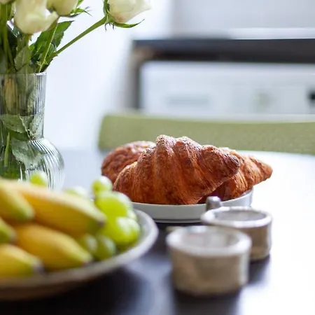 Arte - 3-bedroom Bright House London, Haggerston, Garden, Parking, 8 Min Walk To Haggerston Station, Weekly Or Monthly Stays, Serviced - 7 Guests * 런던