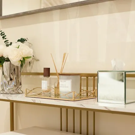 Hyde Park Luxury Two-bedroom With Patio London