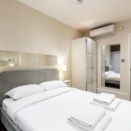 2-br For 6 In Covent Garden With Ac * London