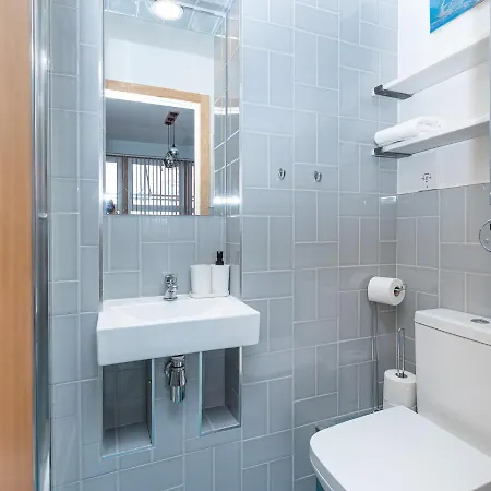 New Stylish Flat Near Woolwich Tube *