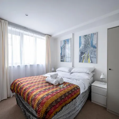 Apartment Cosy And Spacious Flat Near Bridge