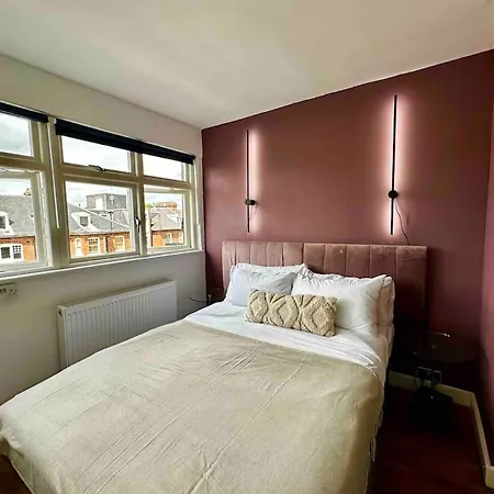 Cozy Near Regent's Park N9 * London