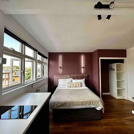 Cozy Near Regent's Park N9 Apartment London