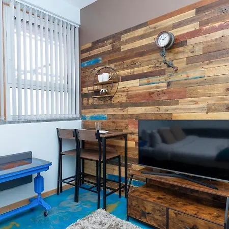 New Stylish Flat Near Woolwich Tube