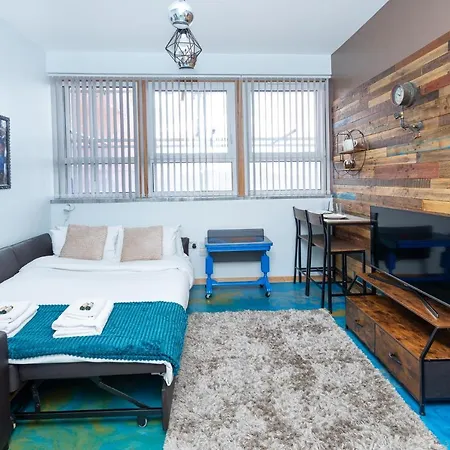 New Stylish Flat Near Woolwich Tube