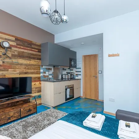 New Stylish Flat Near Woolwich Tube Apartment